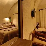 Safran Cave Hotel