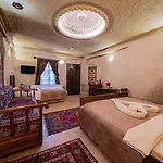 Safran Cave Hotel